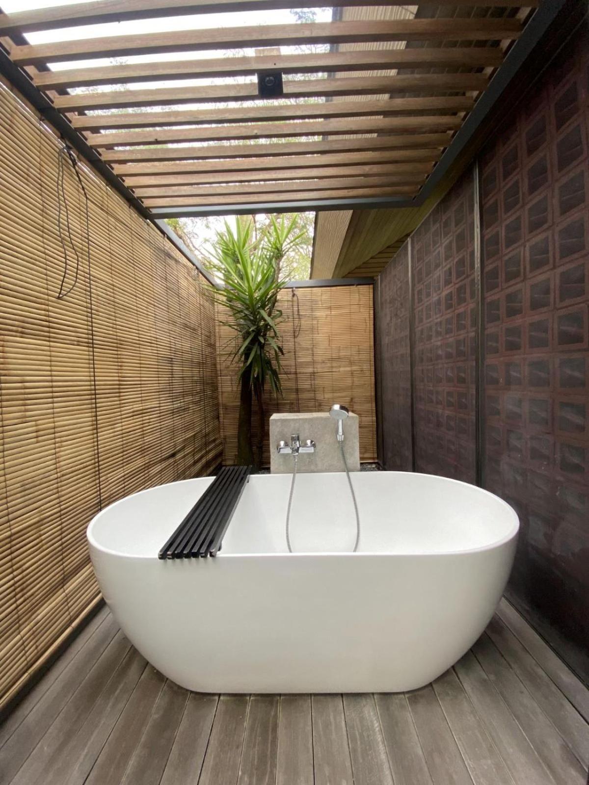 Djoglo Luxury Bungalow Wendit Dış mekan fotoğraf